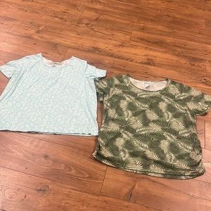 2 - short sleeve shirts XL